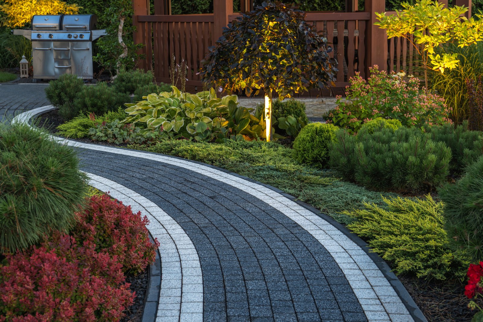 Landscaping in Danbury CT | Eight Lanes Landscaping